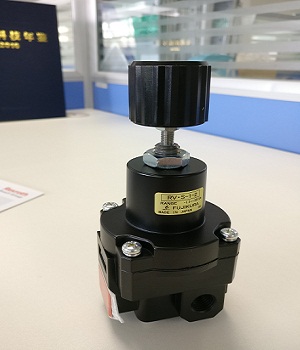 自力可調(diào)式減壓閥構(gòu)造參數(shù)，來控制閥門的開度